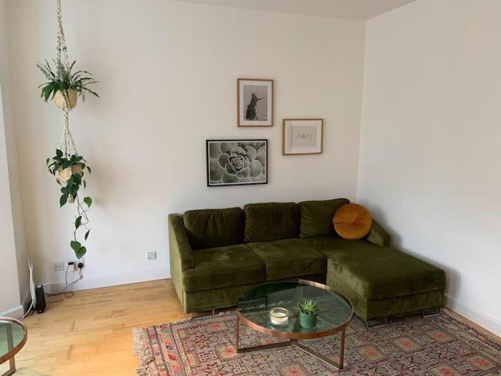 Lovely Spacious 1-Bedroom Flat In Tufnell Park Close To Central Londres Exterior foto